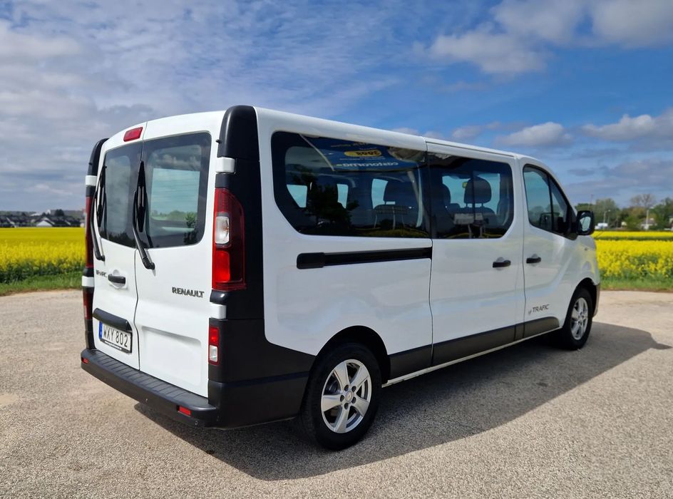 Renault Trafic 1.6dci 9-osobowy Long Nawigacja