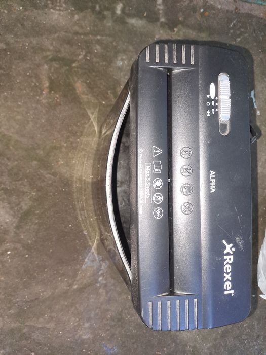 Уничтожить документов alpharibbon :- 0.5 a