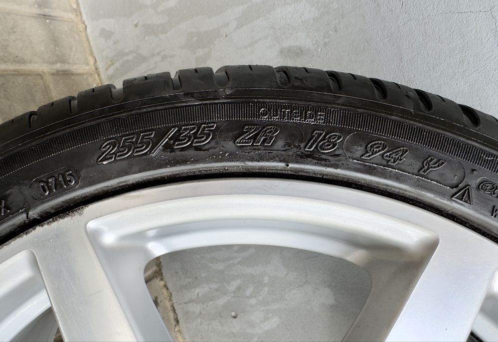 Диски різноширокі Mercedes AMG з літніми шинами 225/40 R18, ET50, ET54