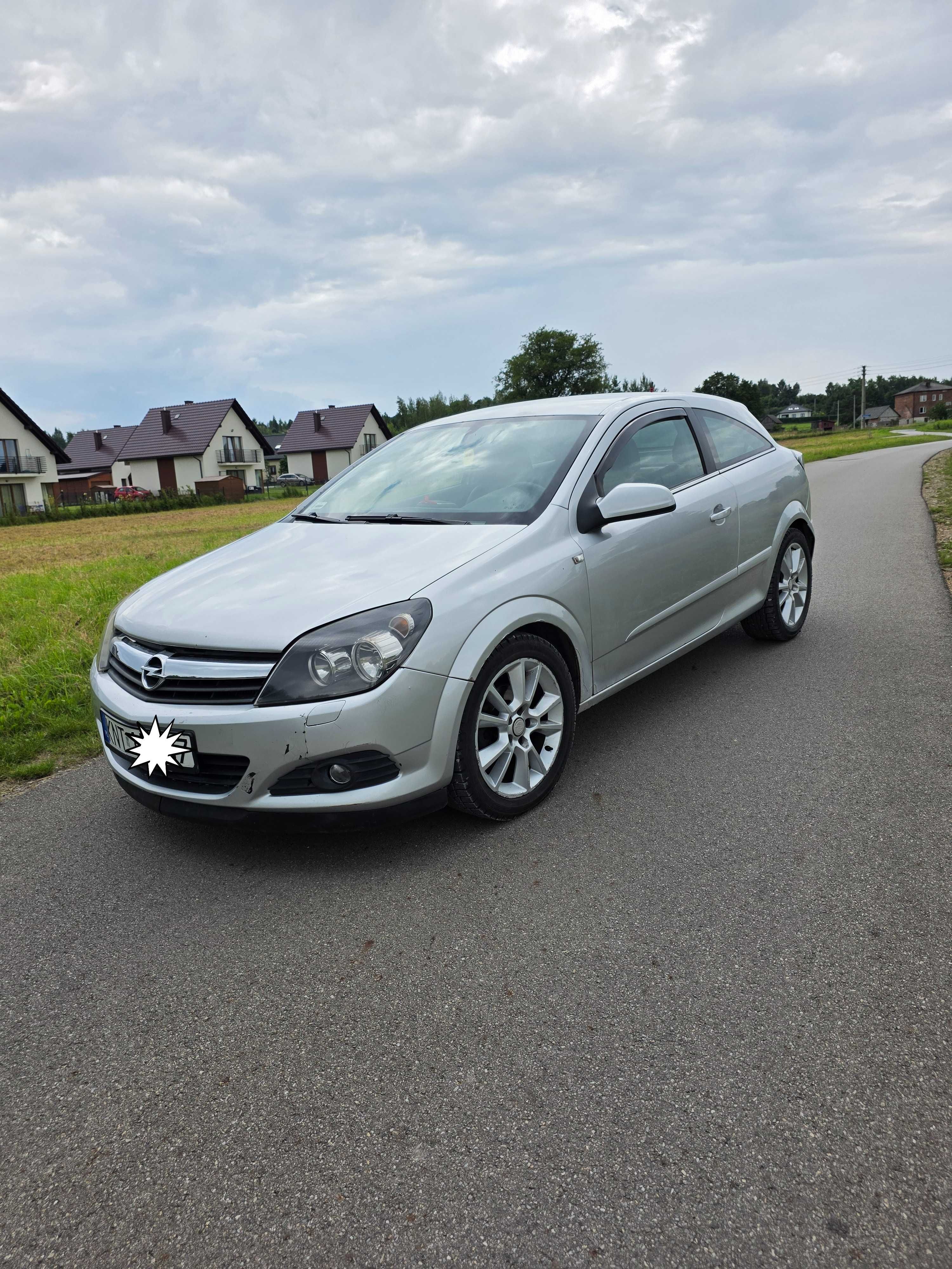 Opel Astra GTC Trzy drzwiowe