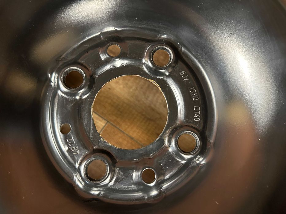 Koła Felgi 15 4x98 Fiat 500e 500 Kołpaki + śruby Jak nowe