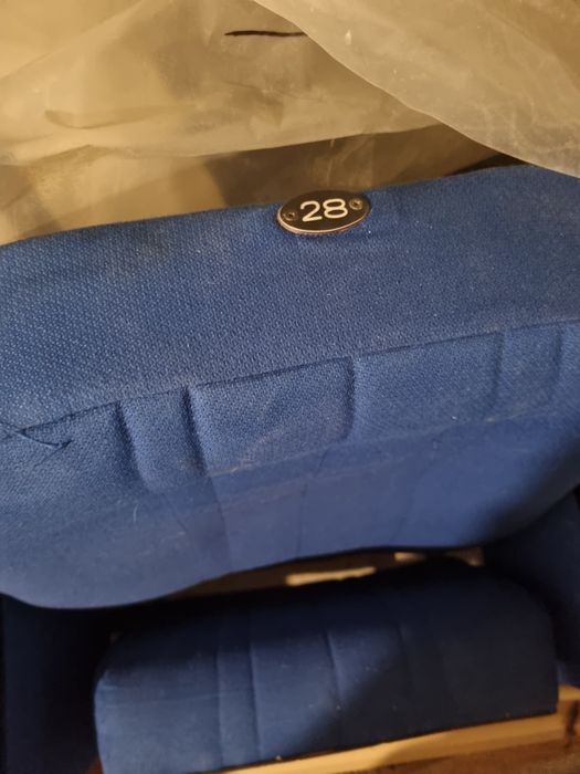 Fotele teatralne z Teatru Dramatycznego im. Aleksandra Węgierki