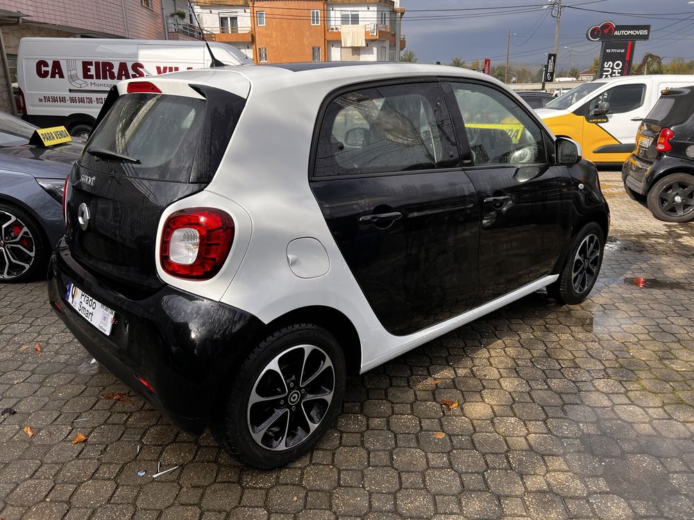 Smart forfour 1.0 - 8200€ - 90 mil kms