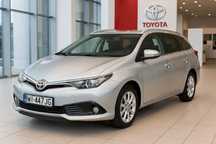 Toyota Auris Toyota Auris Kombi 1.6 – Pierwsza rej. 2019 Salon Polska