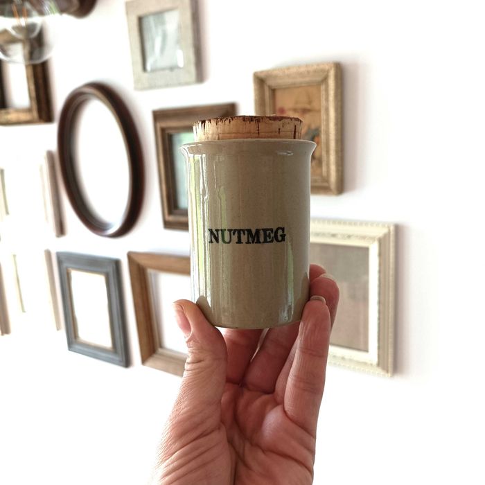 Zestaw  pojemników na przyprawy. Pojemniki. Słoje kuchenne.  Słoiki.