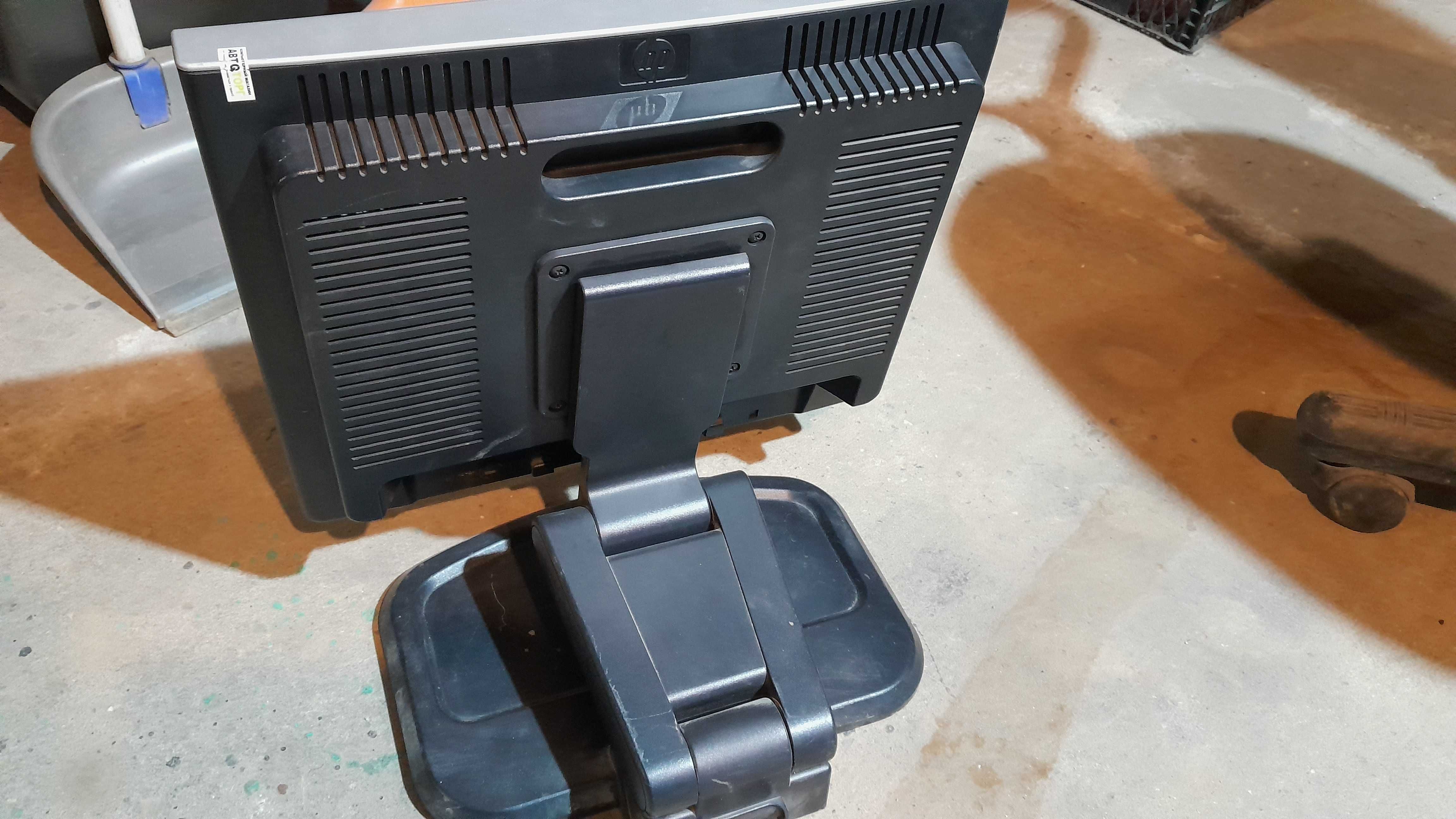 ЖК Монитор HP1740 17-и дюймовый плоский Hewlett Packard