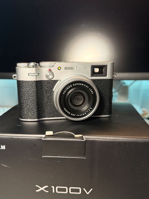 Фотоапарат Fujifilm X100V Silver (+багато аксесуарів до X100V, X100VI)