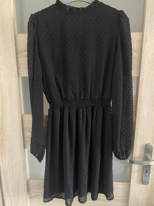 Czarna sukienka cropp M