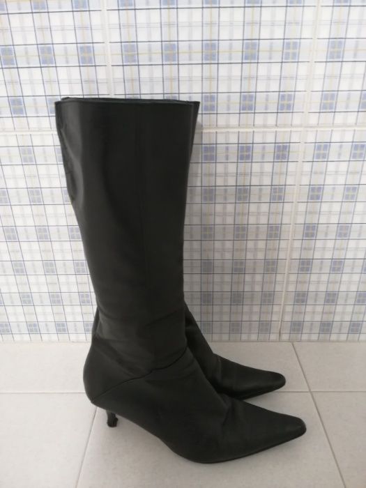 Botas de cano alto em pele em bom estado nº 40