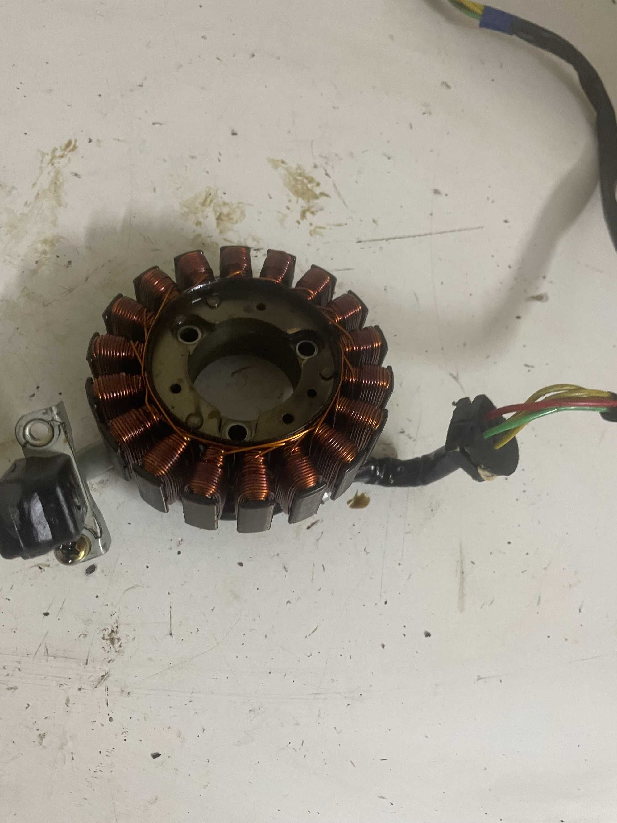 Daelim Roadsport 125 stojan stator iskrownik