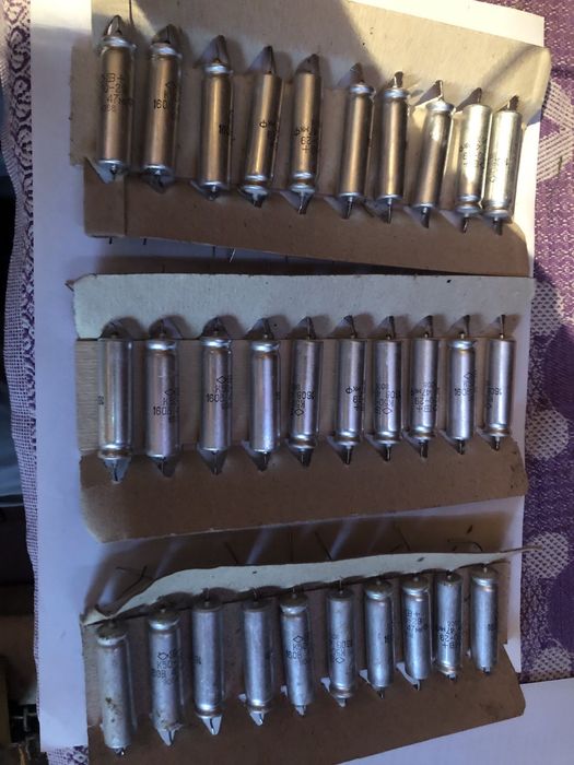 Конденсатори та транзистори