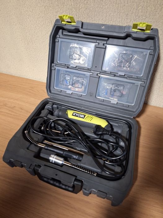 Ferramenta Rotativa Ryobi EHT 150V com acessórios