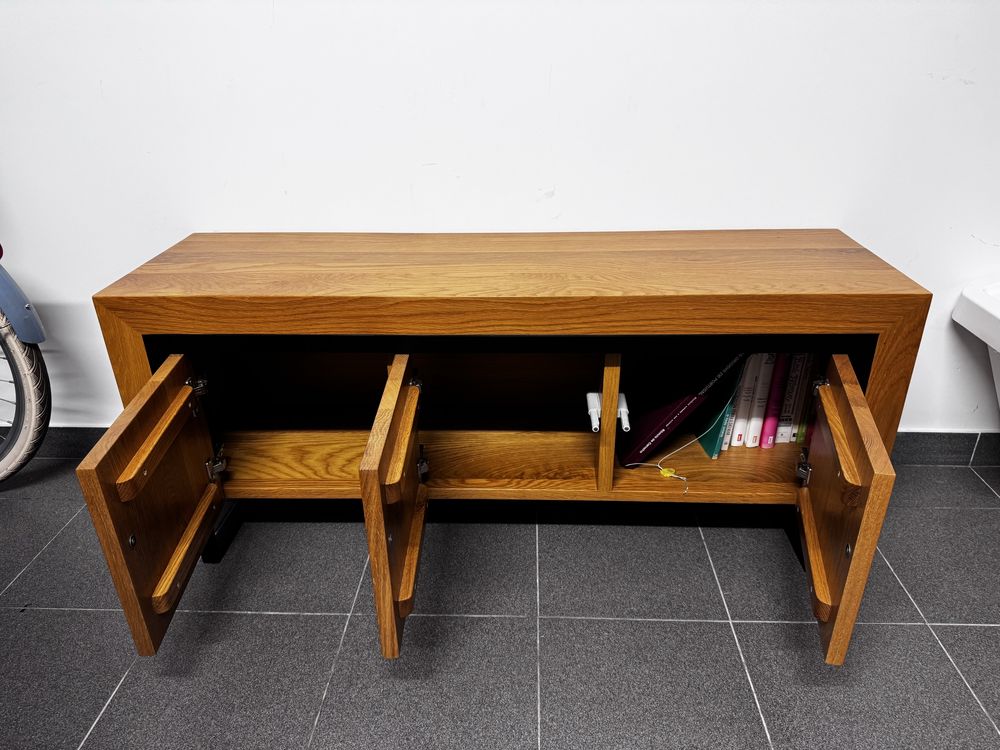 Aparador moderno em madeira e metal – 1,20m x 35cm