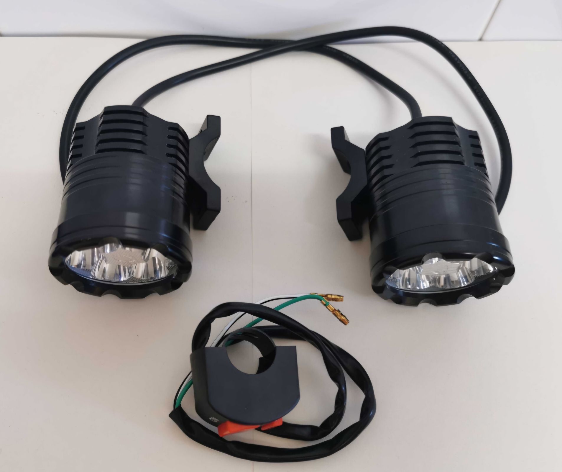Faróis Auxiliares/ Nevoeiro Leds / Motos / Motards ( NOVOS )