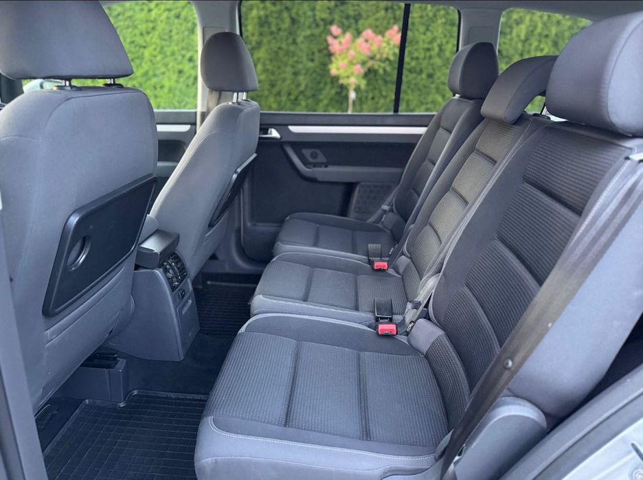 Volkswagen Touran 2010р 2.0 TDI