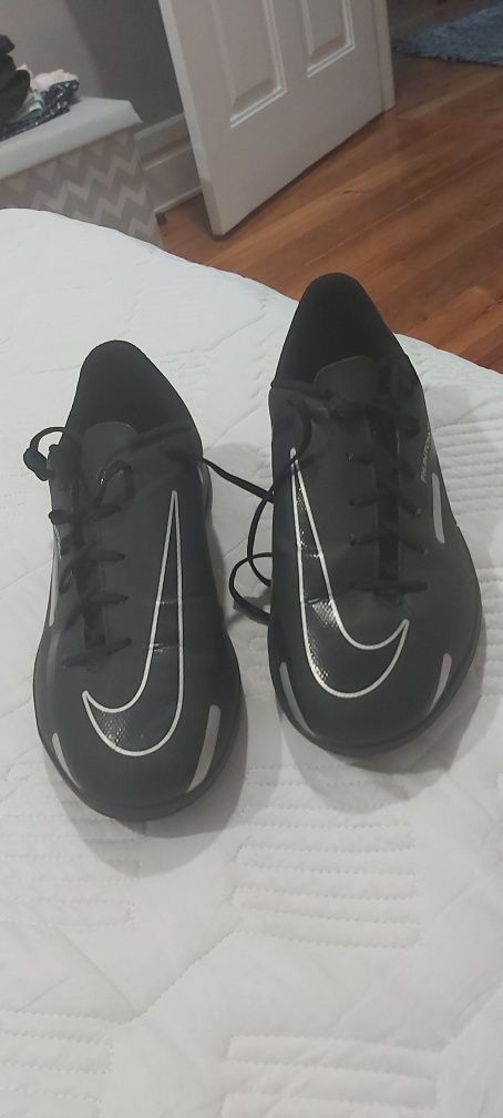 Sapatilhas Nike de futebol de salão novas tamanho 38