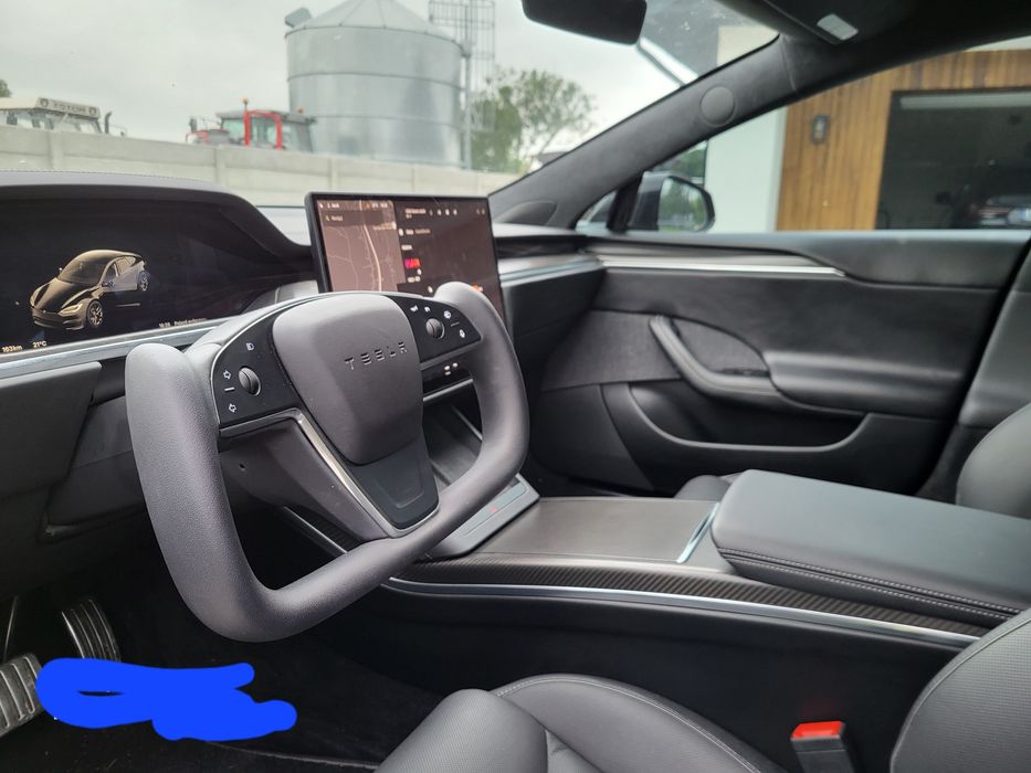 TESLA Model S Plaid