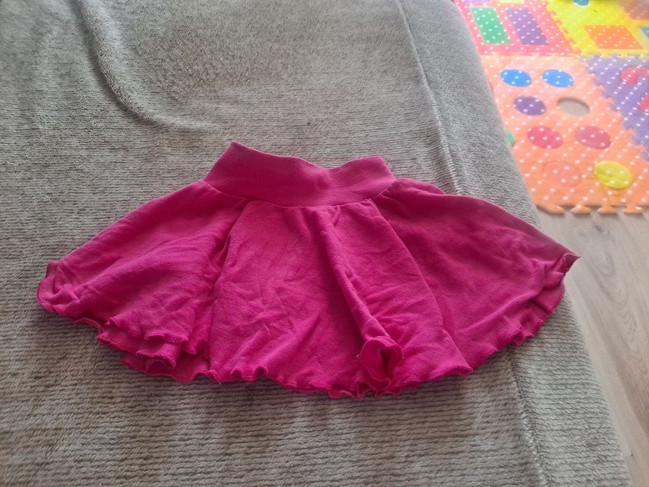 Mam już rok 1 rok lenka body i spodniczka