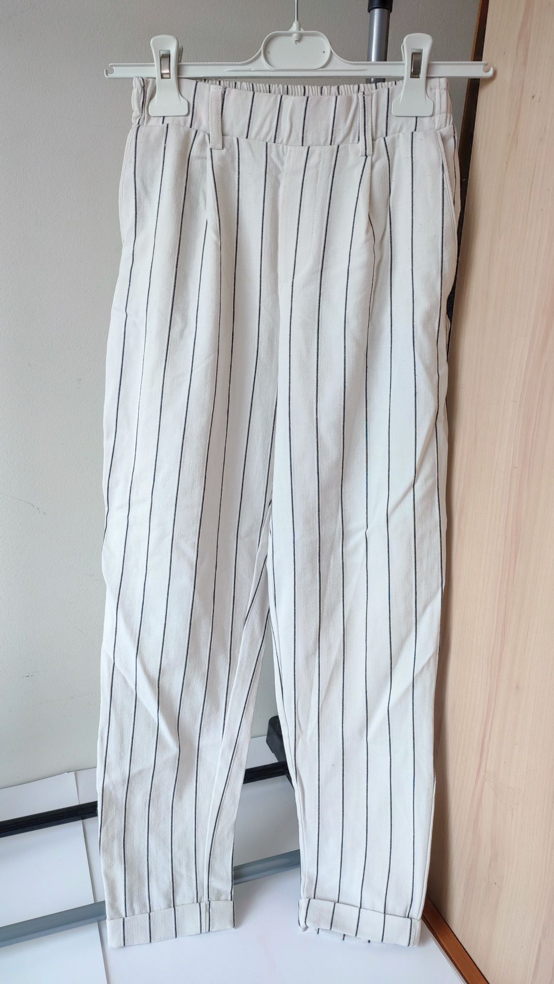 Spodnie eleganckie Bershka S 158