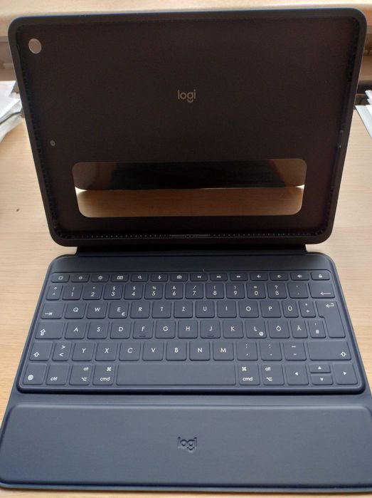 Чехол-клавиатура Logitech RUGGED Combo 3 для iPad 9 | 8 | 7 10.2"