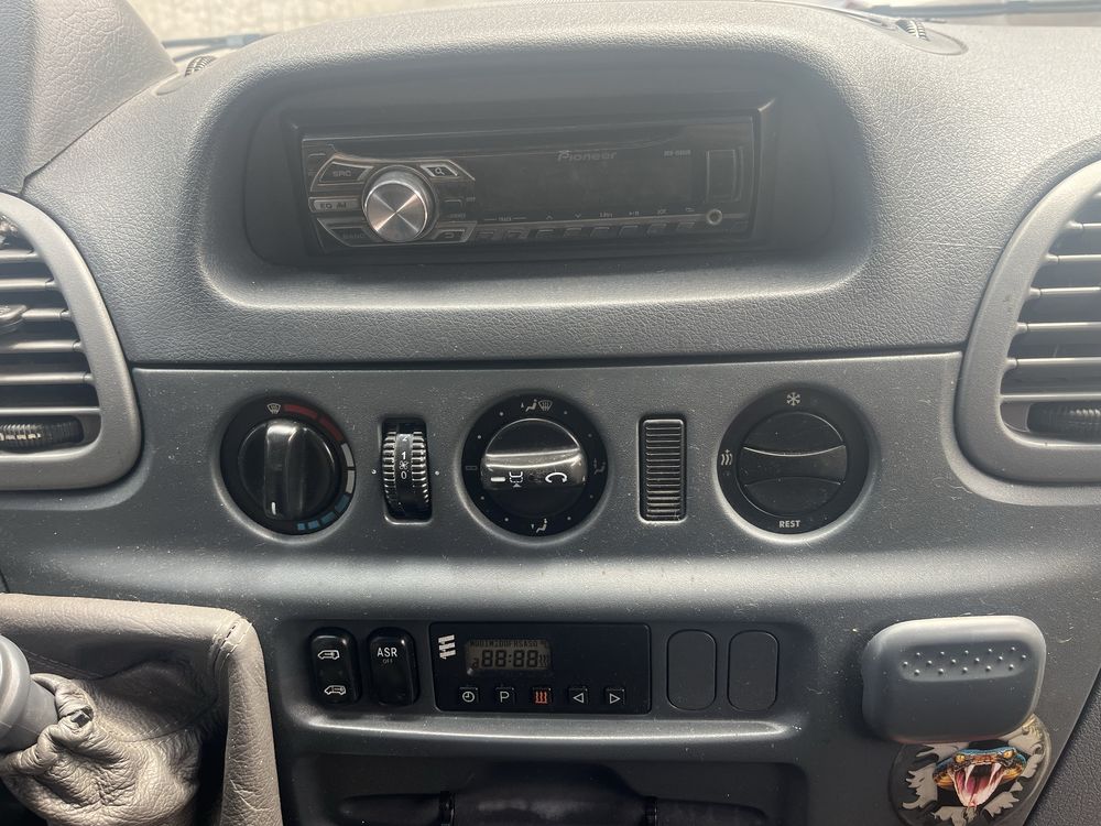 Продам Mercedes Sprinter 313D грузовой