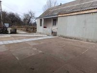 Будинок з великою ділянкою  в с. Новопіль