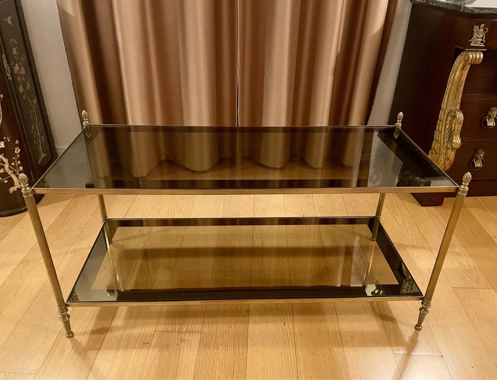 Mesa frente sofa em vidro e latão