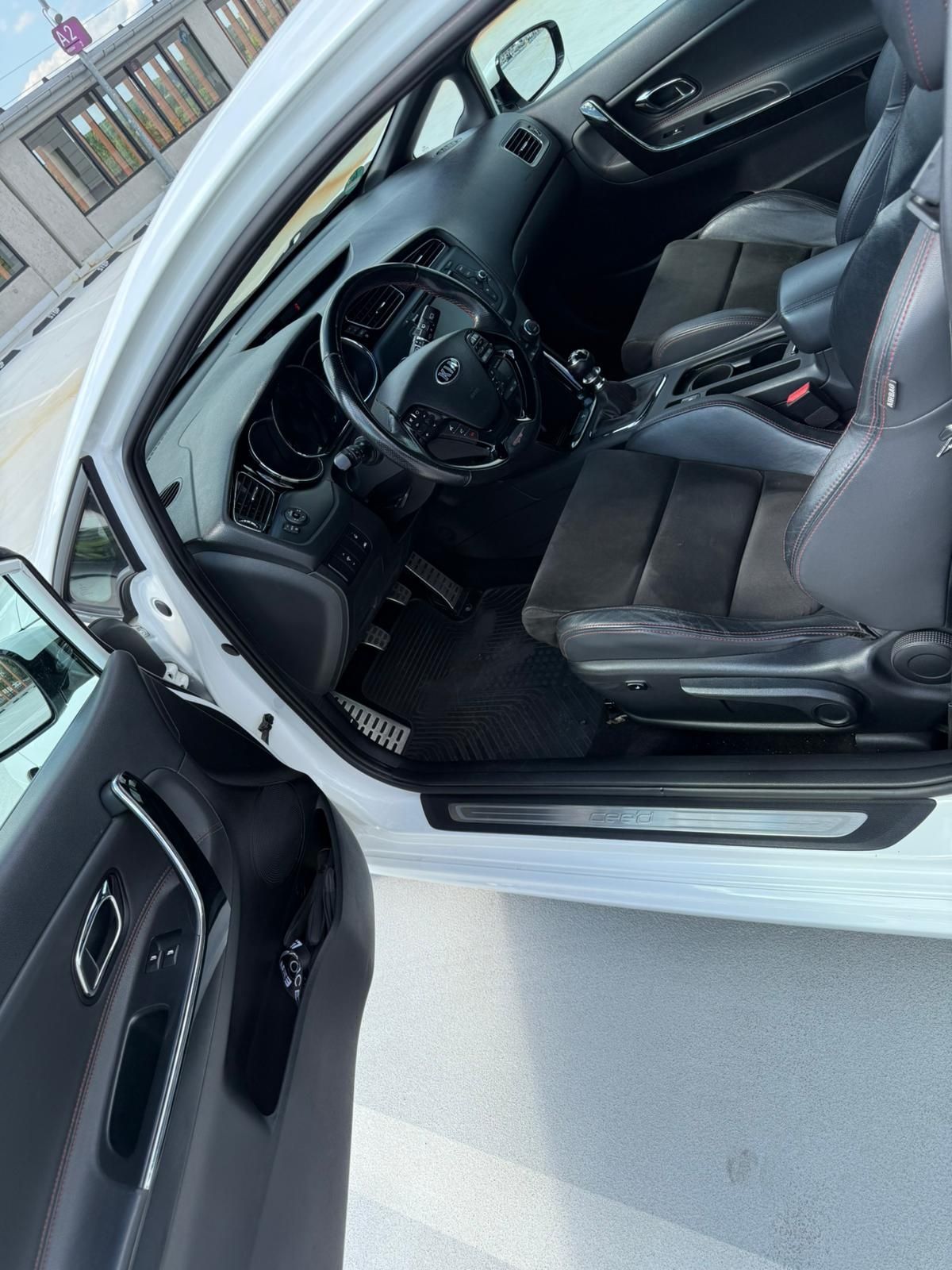 Kia Ceed Gt 1.6T-Gdi 204km,xenon,panorama,biała perła