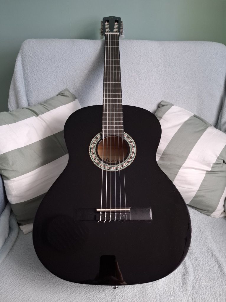 Sprzedam gitarę klasyczna
