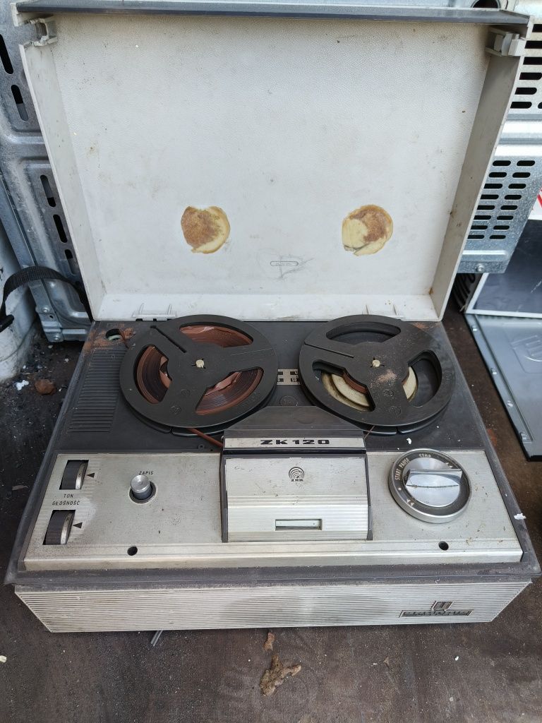 Sprzedam używany magnetofon Grundig ZK 120 po dziadku