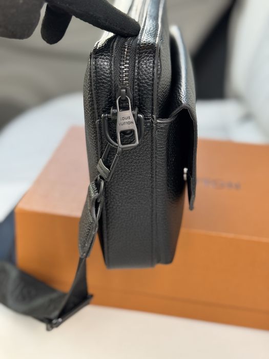 Чоловіча мужская сумка через плече барсетка Louis Vuitton