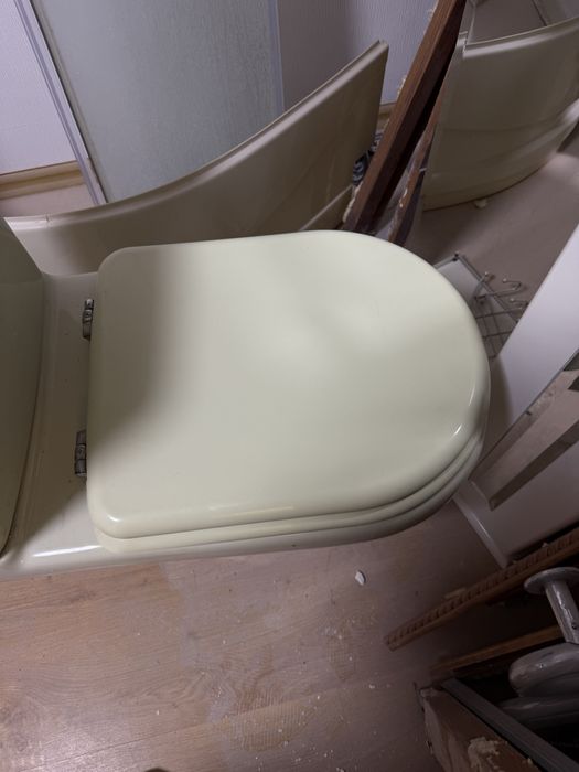 Унітаз вживаний