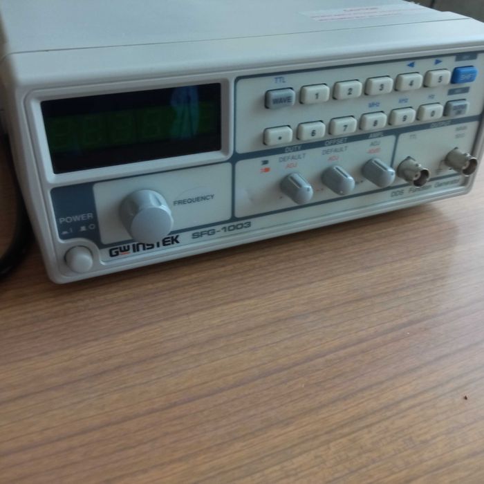 Generator funkcyjny, GwInstek SFG-1003