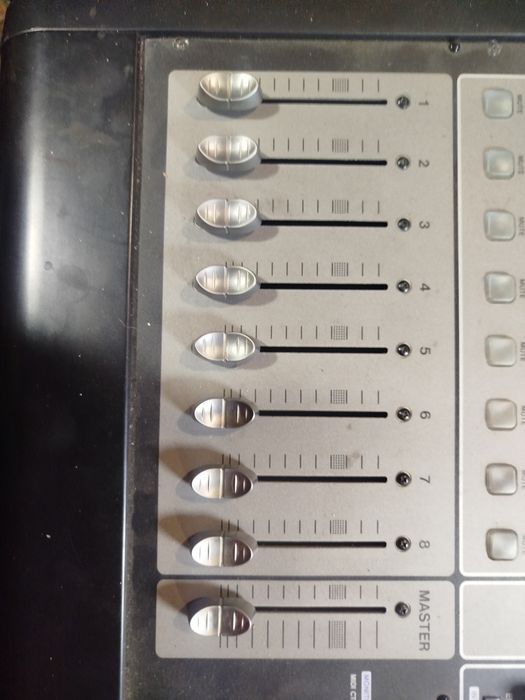 Звукова карта, аудіо інтерфейс, цифровий мікшер. Tascam fw-1082