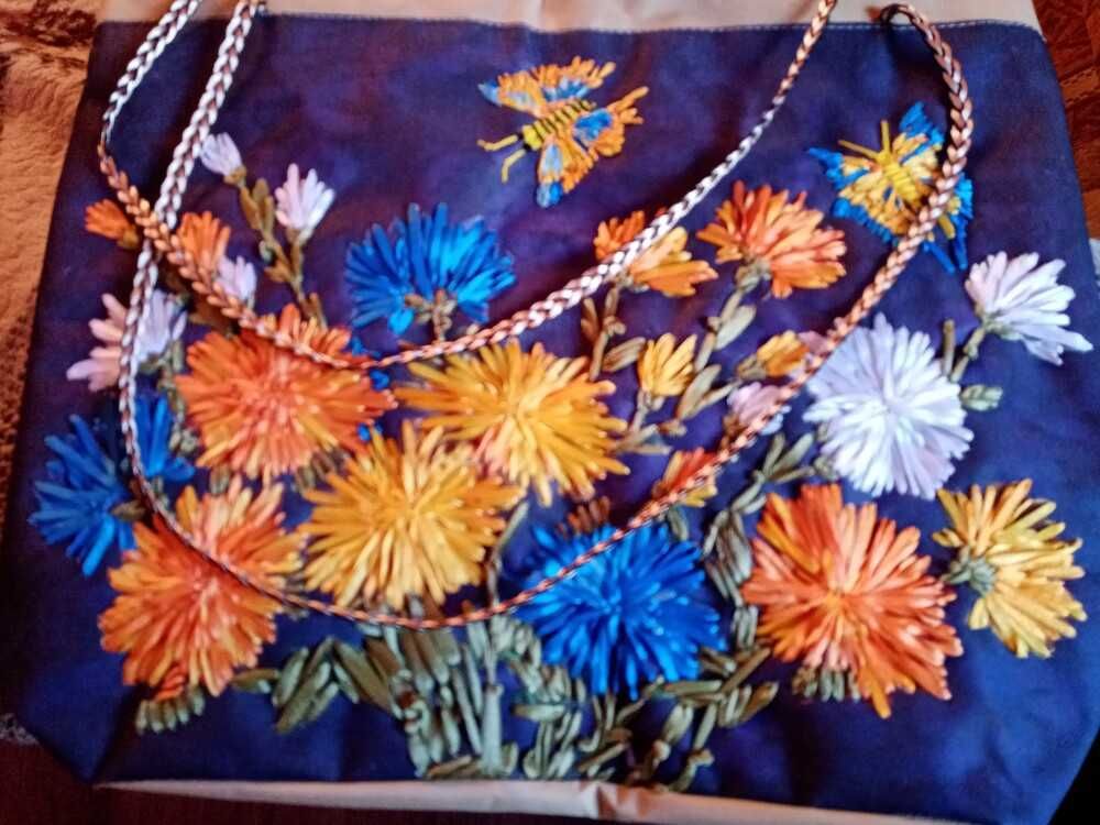 Шикарна сумка "Жоржини і метелики"