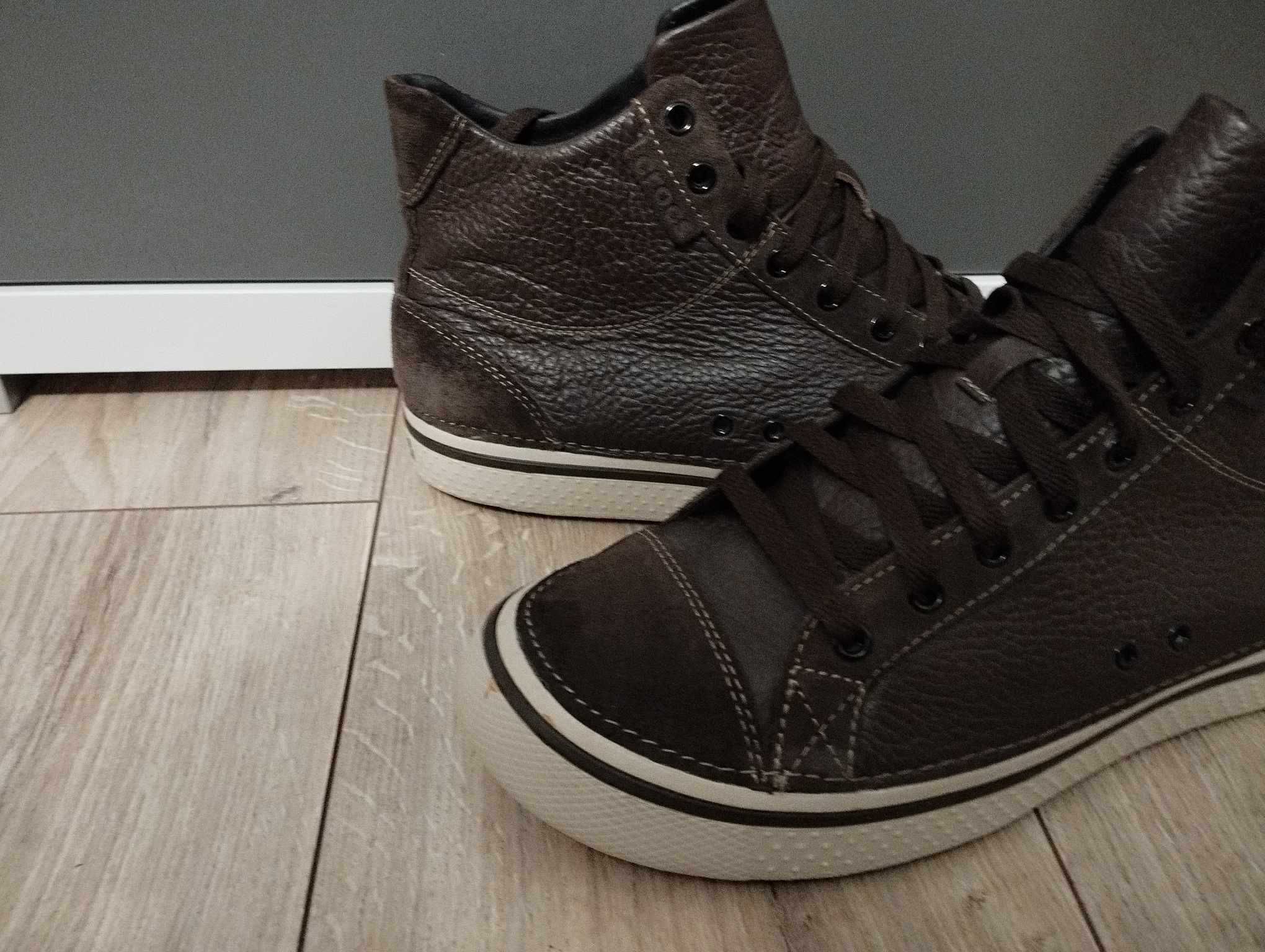 Crocs Hover Mid leather size M10 czyli 44