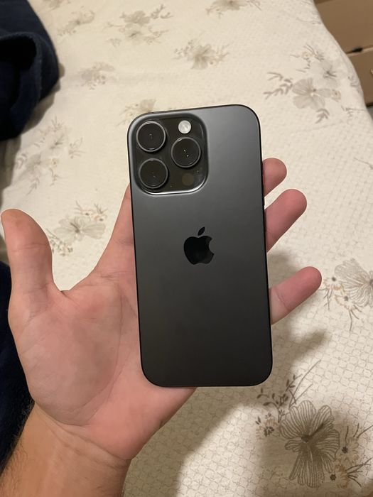 Iphone 16 pro 128gb, bateria 100%, esta muit novo, pouco tempo de uso.