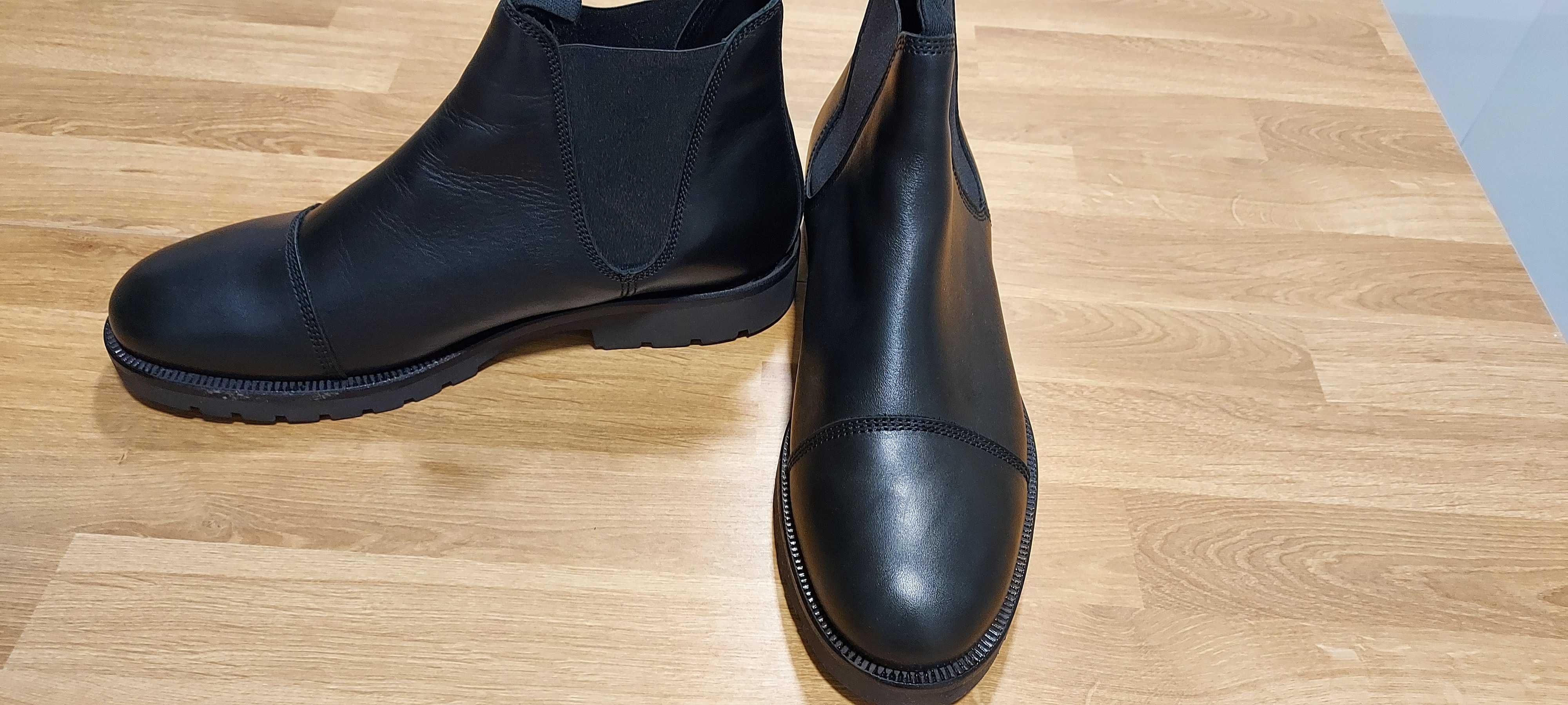 Botas em pele novas Ten Points