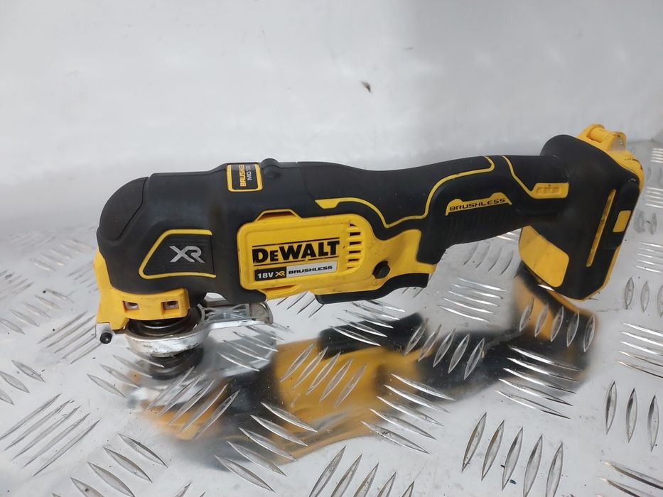 Багатофункціональний інструмент акумуляторний безщітковий DeWALT DCS35