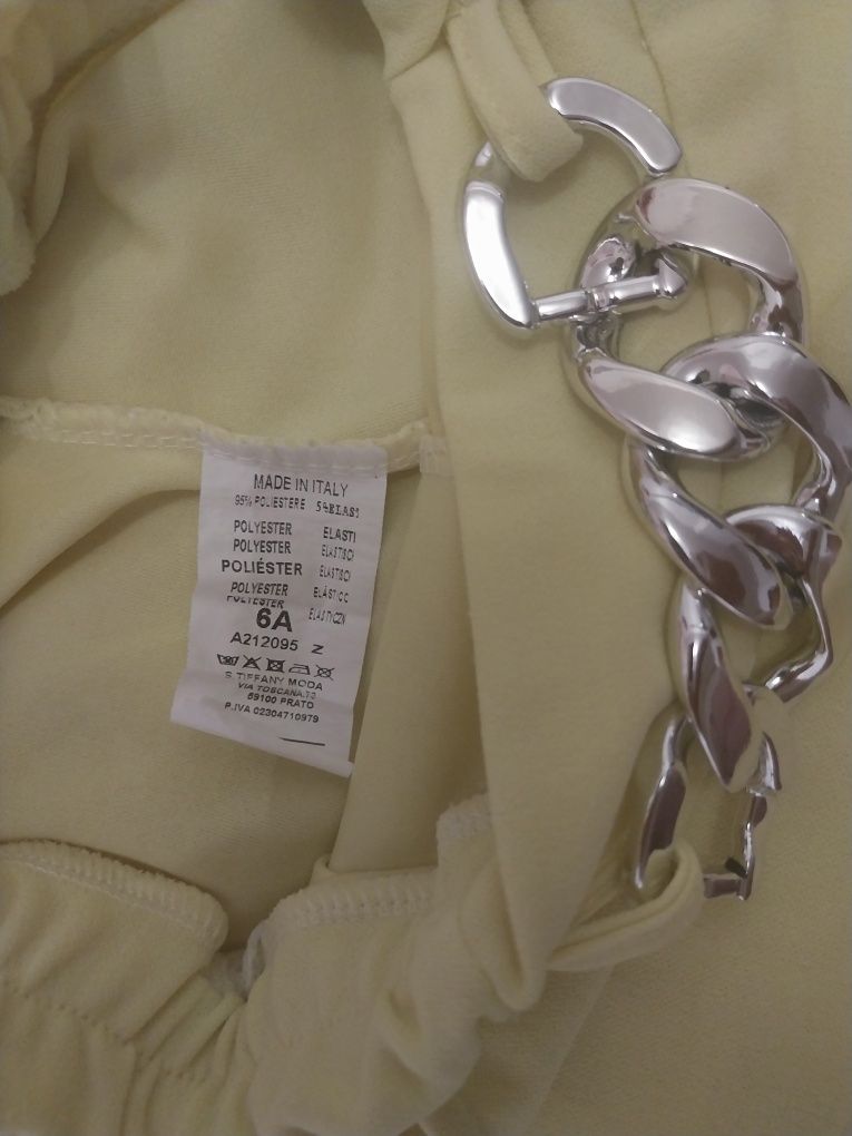 Roupa criança em bom estado