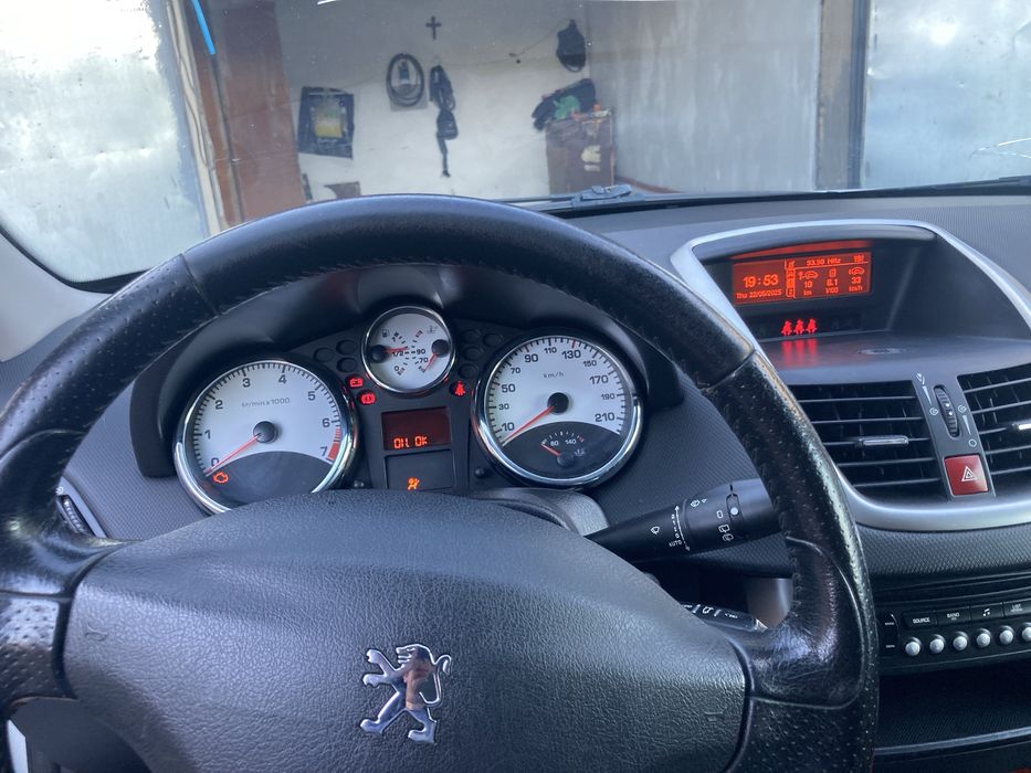 Peugeot 207 sw cross