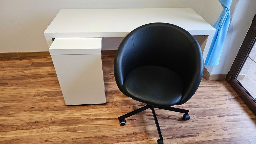 Biurko młodzieżowe