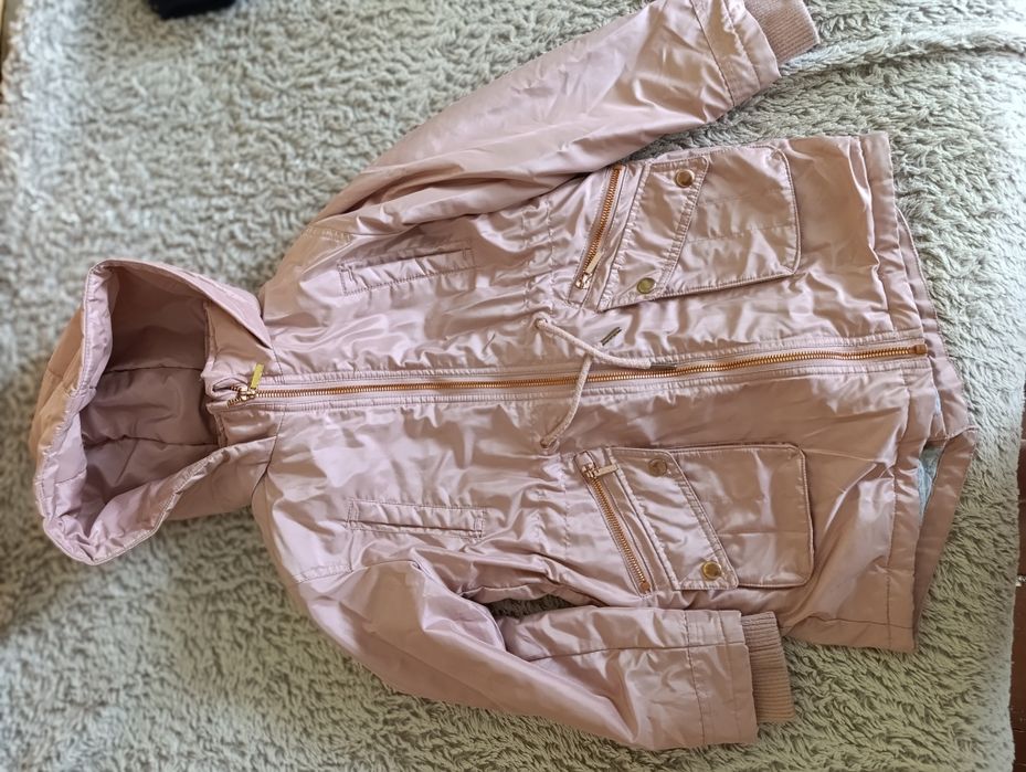 Куртка на дівчинку