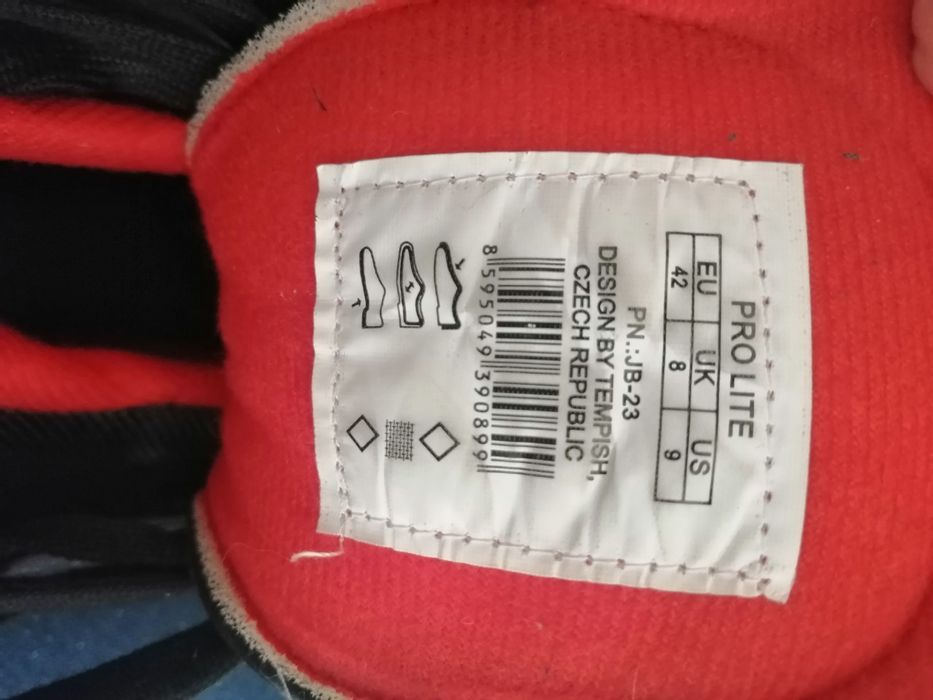 Łyżwy  plus torba plus ochraniacze