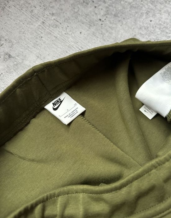 Продам штаны nike tech fleece