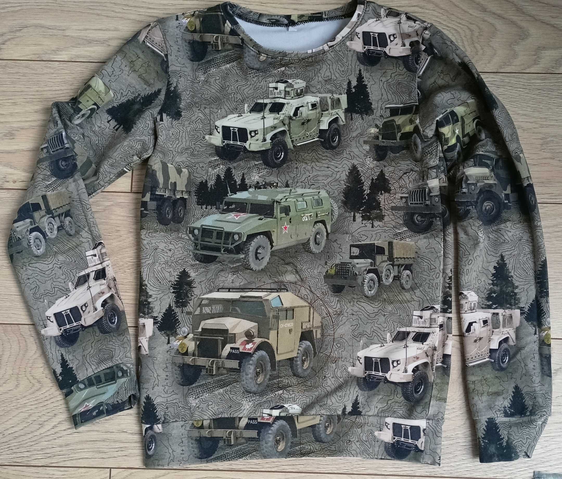 Bluzka bluza 128 super!