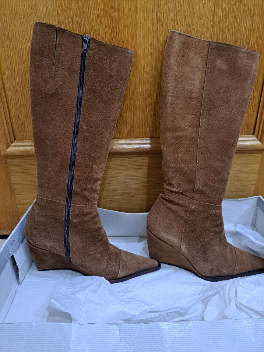 Botas camurça castanhos