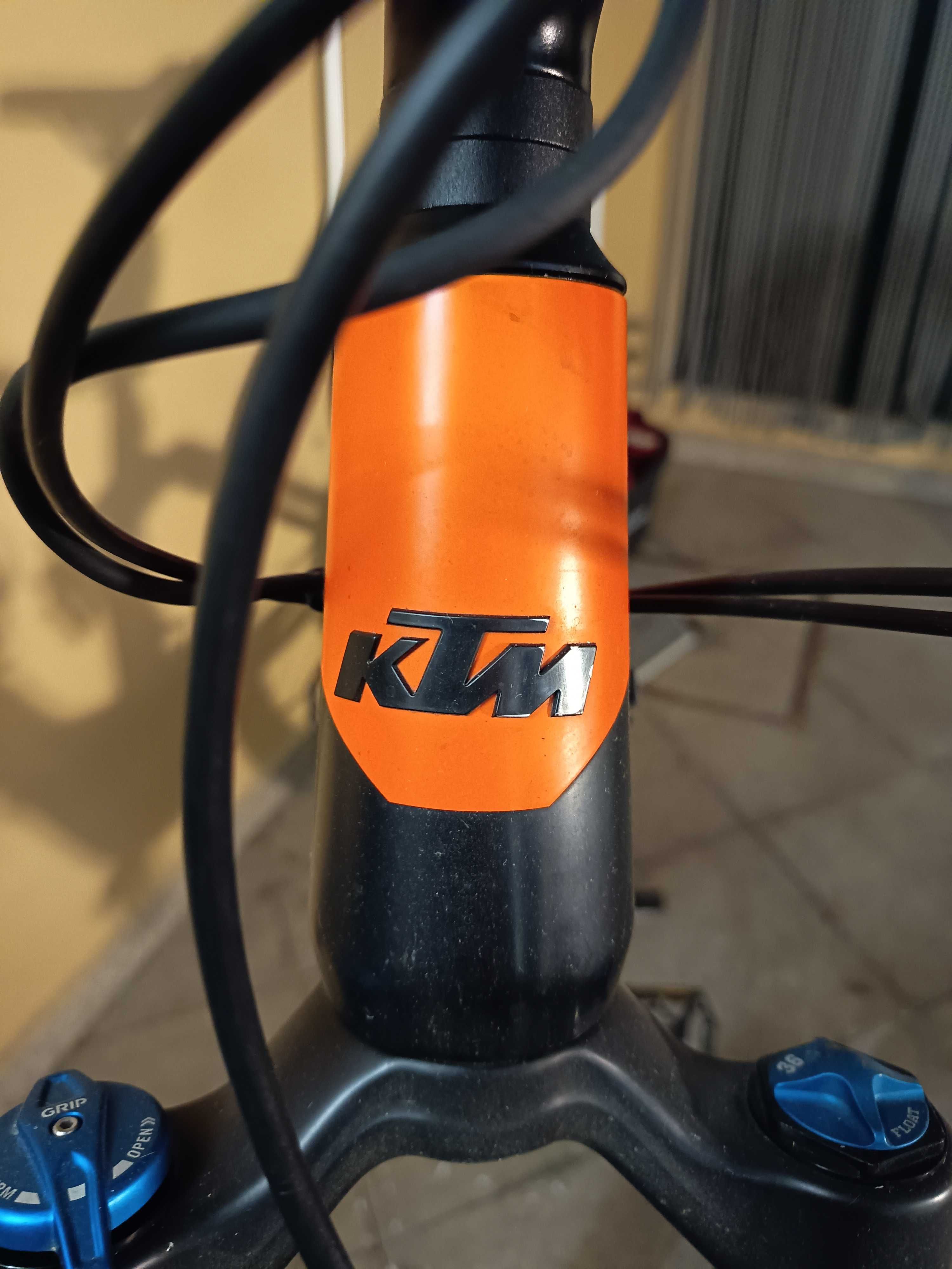 Bicicleta KTM MACINA KAPOHO 2971
