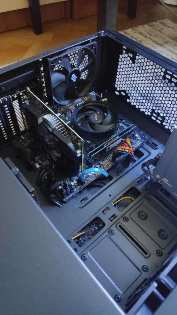 Komputer gamingowy win 10 gtx 1050ti 4gb AMD  ryzen 5, 2600 16GB RAM