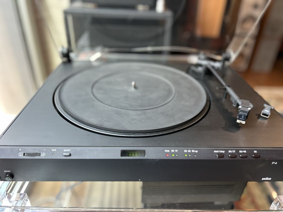 Fantastico gira Discos BRAUN Atelier P4. Bom estado e 100% funcional